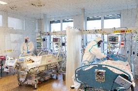 Frydek Mistek Hospital, department of anesthesiology and resuscitation for patients with COVID-19 disease, medical staff, protective clothing, suit, healthcare professionals, breathing mask, filter