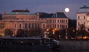The full moon, Prague