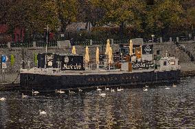 Ship, Vltava river, Music club Kamina