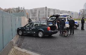 Car crash, gate, office of German Chancellor Angela Merkel , Chancellery, Berlin, police, policemen