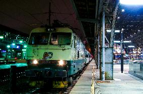 Prague main railway station, train, rail