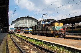 Prague main railway station, train, rail