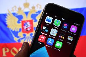 Russian flag, mobile phone, iPhone, app, apps, application, applications