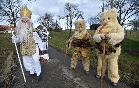 St Nicolas Day, Lacnov