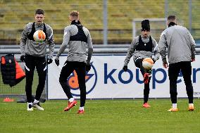 Sparta Prague players training