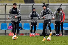 Sparta Prague players training