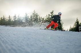 Skiareal Svaty Petr, Spindleruv Mlyn, Czech Republic, skiers, skiing, slope
