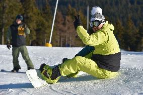 Skiareal Klinovec, Ore Mountains, Czech Republic, snowboarder, chairlift, temperature inversion