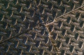 weld black anti-slip sheets with a leaf pattern (teardrop)