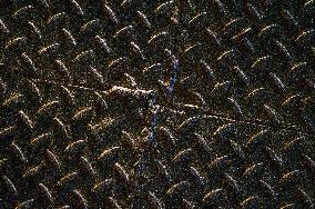 weld black anti-slip sheets with a leaf pattern (teardrop)