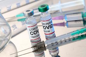 vaccine, vaccination, ampoule, COVID-19, coronavirus