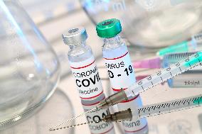 vaccine, vaccination, ampoule, COVID-19, coronavirus