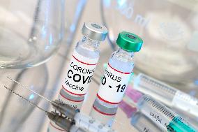 vaccine, vaccination, ampoule, COVID-19, coronavirus