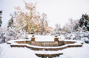 Pruhonice Castle courtyard, park, winter, snow