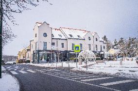 Pruhonice, Paloma Hotel Restaurant, Kvetnove Square, patisserie, winter, snow, Christmas decorations