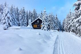 Czech Cottage, winter, snow, Jizera Highway, (Izera) Mountains, Isergebirge