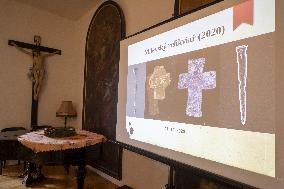 Part of nail of True Cross found in Czech monastery