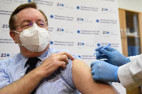 Petr Arenberger, vaccination, COVID-19, coronavirus