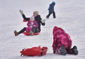 People, children, sun weather, snow, mountain, ski-areal Sacberk, Zborna