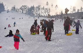 People, children, sun weather, snow, mountain, ski-areal Sacberk, Zborna