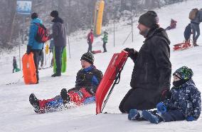 People, children, sun weather, snow, mountain, ski-areal Sacberk, Zborna