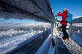 People, skier, viewpoint, sun weather, snow, mountain, ski-areal Svaty Petr, Spindleruv Mlyn