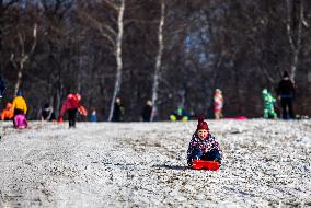 Kliny, Ore Mountains, winter, snow, weather, people, child