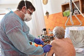 Vaccination against coronavirus, Czech Republic, senior