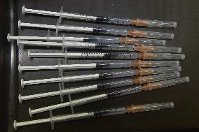 Vaccination against coronavirus, Czech Republic, syringes