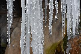 Mattoni Waterfall, Trail, Kyselka Spa, tourist, ice stalactite