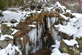 Mattoni Waterfall, Trail, Kyselka Spa, tourist, ice stalactite