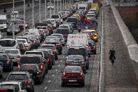 Traffic jam, runner, cars, rear lights