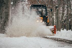 Prague, snow, utility, snow.