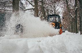 Prague, snow, utility, snow.