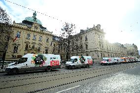 cars, protest, gastronomy, coronavirus