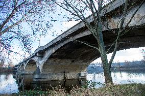 Liben bridge, cubism