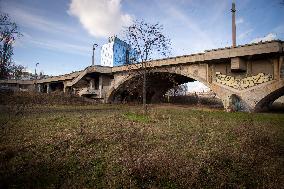 Liben bridge, cubism