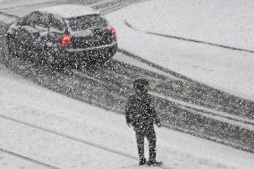 heavy snowfalls, snow, people, cars, weather, winter