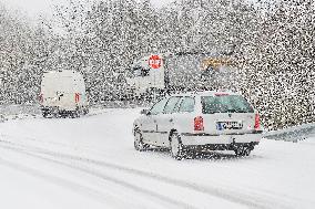 heavy snowfalls, snow, cars, weather, winter