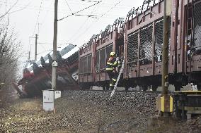 Train (railway) accident (collision), cargo, transport, new cars