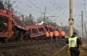 Train (railway) accident (collision), cargo, transport, new cars