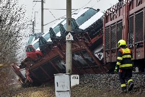 Train (railway) accident (collision), cargo, transport, new cars