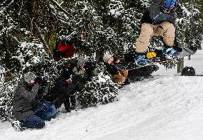 snowboarder, snowboard, photographers, weather, winter, snow, Prague