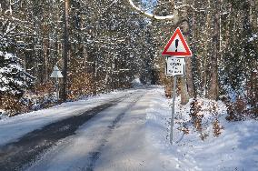 Warning for road maintenance, winter