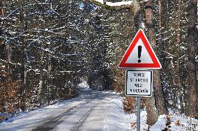Warning for road maintenance, winter