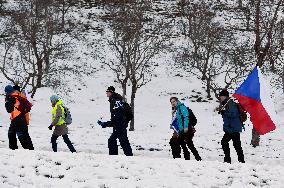 Saint Valentine march, Let Us Open the Czech Republic - Chcipl PES (PES/DOG Croaked)