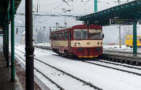 Train, Ceske drahy, Czech national railway carrier, state of emergency, transport, passengers