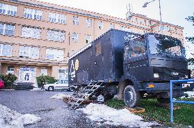 Bulovka Hospital, Paralelni Polis Decentruck, a multifunctional truck, coffee bar