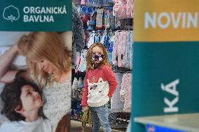 Shop, shopping center, Prague, goods, customer, anti-epidemic restriction