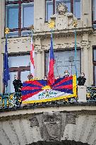 Prague City Hall raises Tibetan  flag